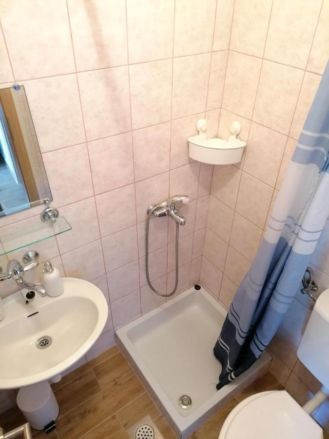 Apartments Amfora Gdinj Zewnętrze zdjęcie